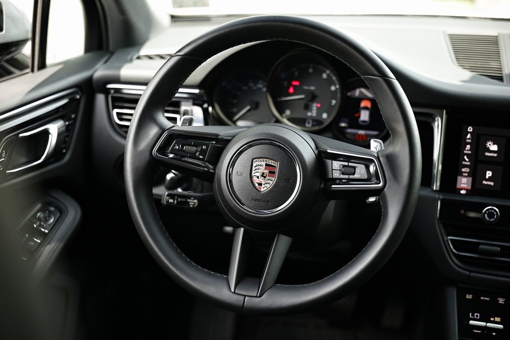 2024 Porsche Macan T photo 30