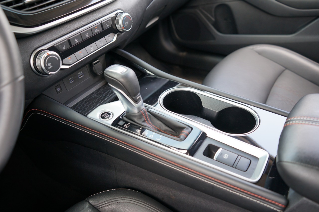 2023 Nissan Altima SR photo 19