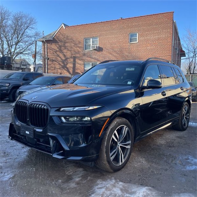 2024 BMW X7 40i's photo
