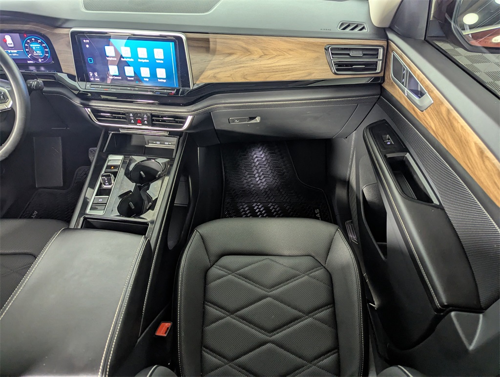2024 Volkswagen Atlas SE Technology photo 13
