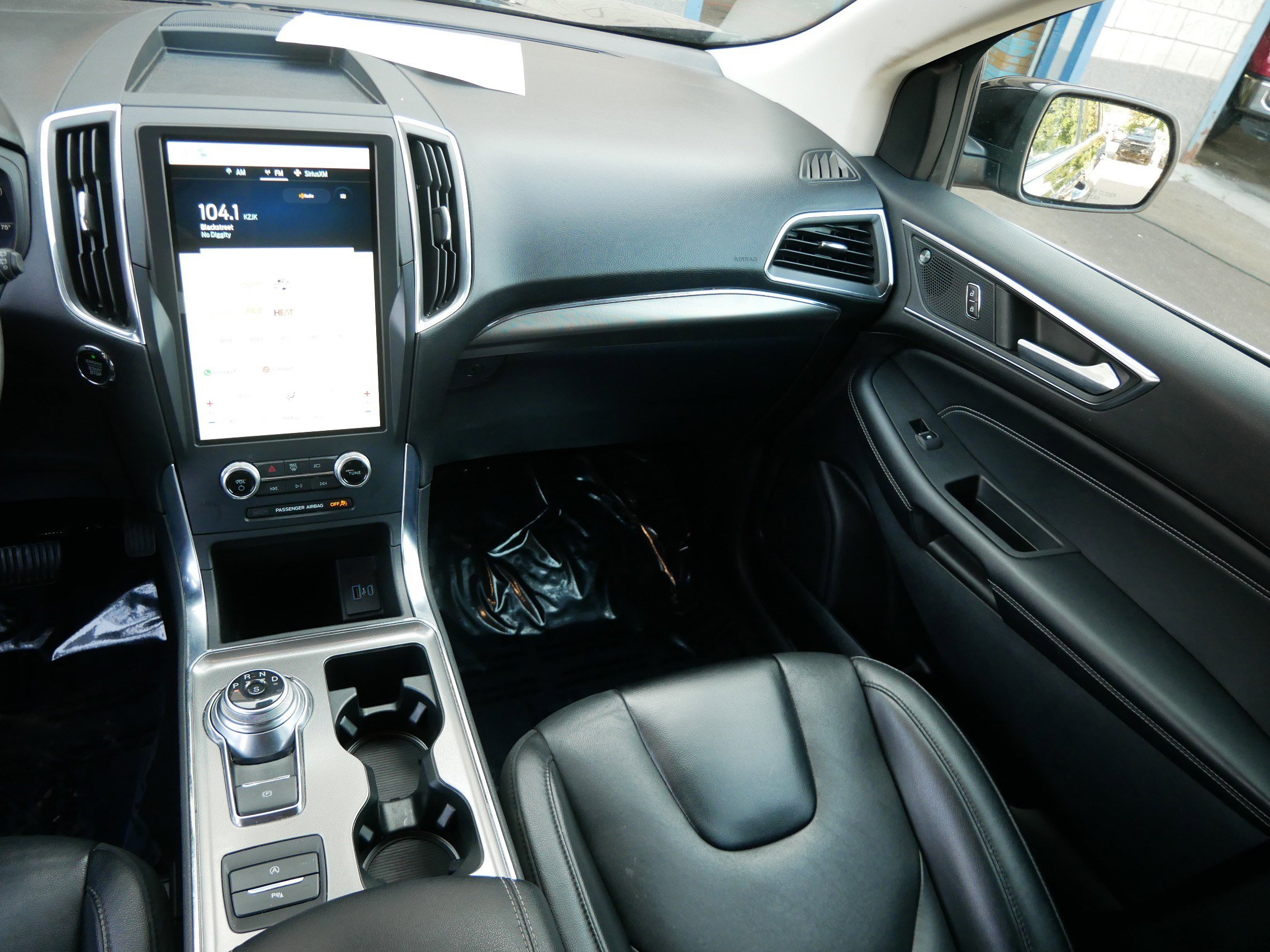2022 Ford Edge Titanium photo 10