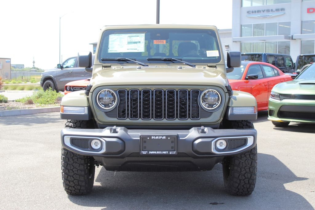 2025 Jeep Gladiator Sport photo 3
