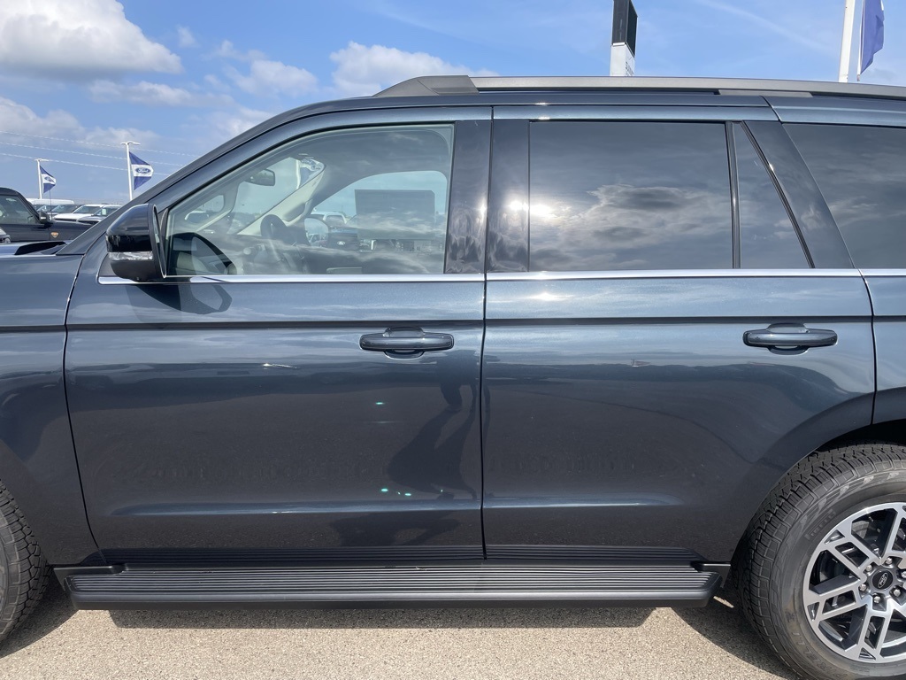 2025 Ford Expedition photo 27