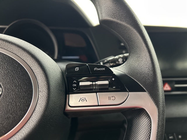 2023 Hyundai Elantra SEL photo 8