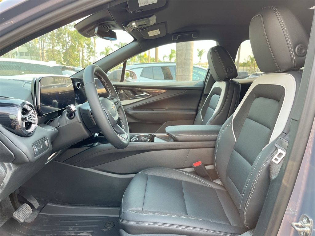 2025 Chevrolet Blazer EV photo 17