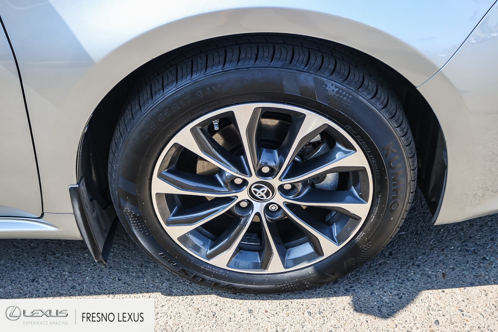 2017 Toyota Avalon XLE Plus photo 8