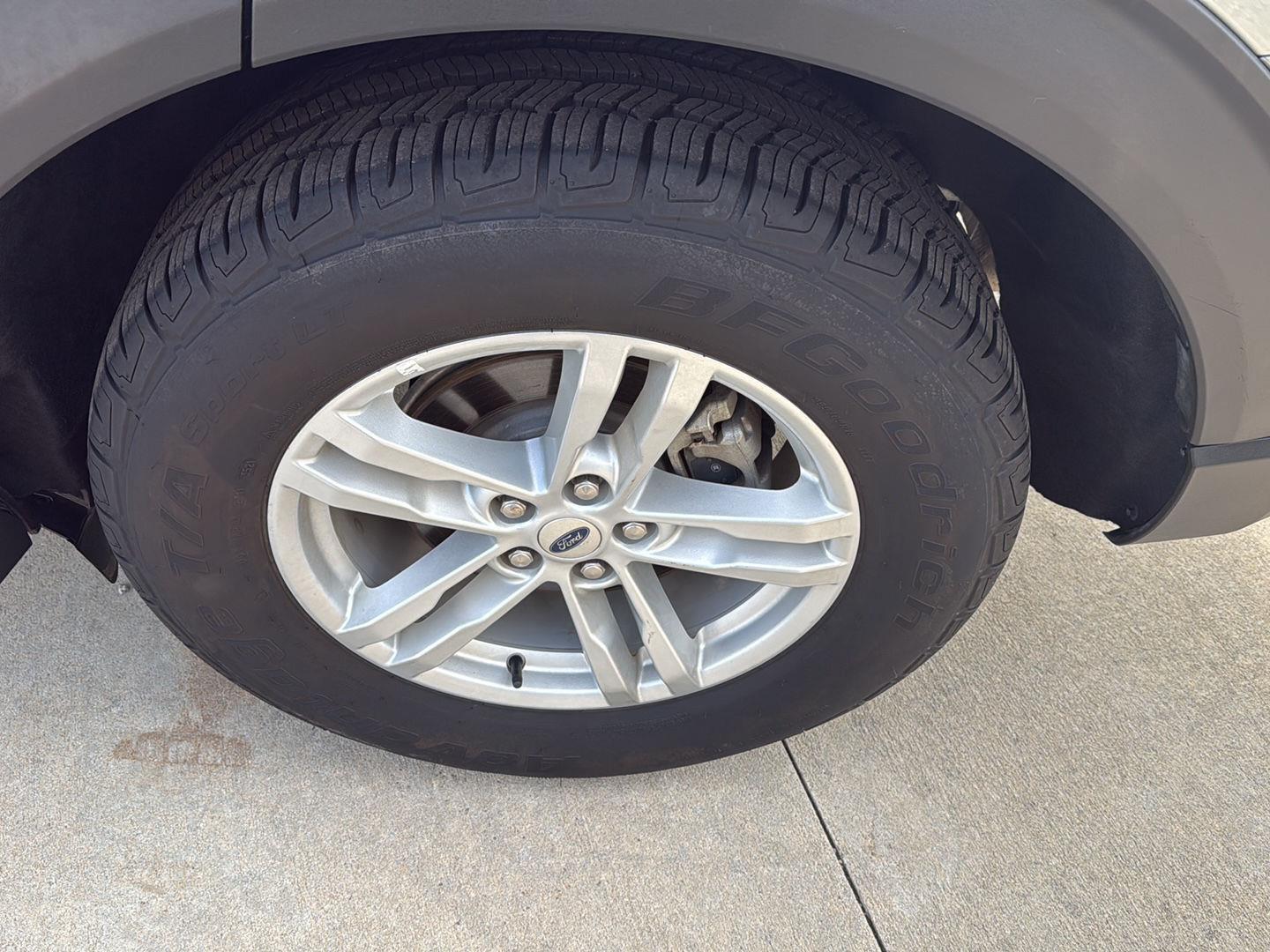 2022 Ford Explorer XLT photo 4