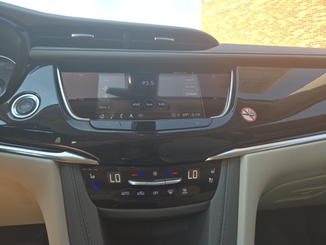 2025 Cadillac XT6 Premium Luxury photo 11