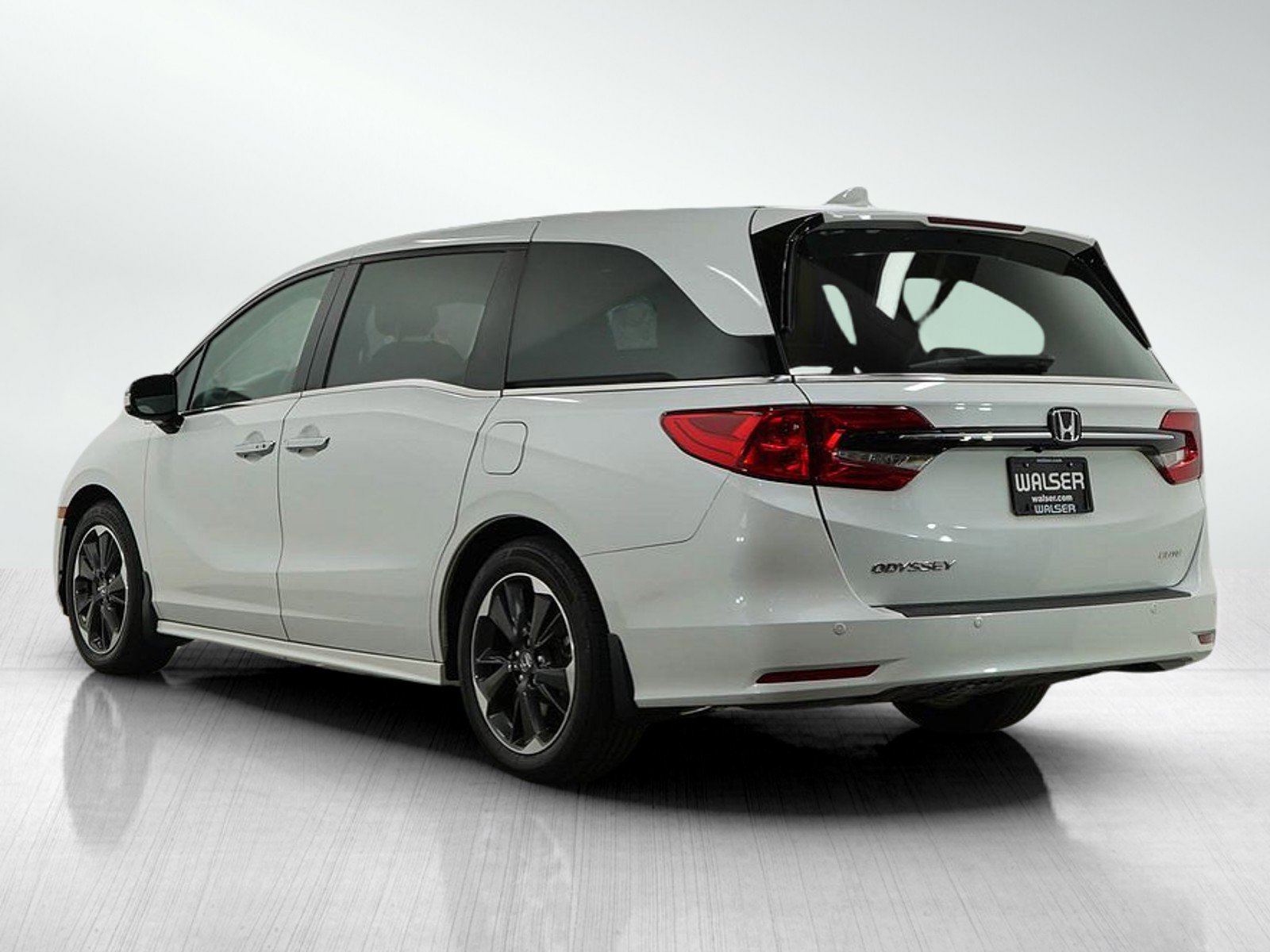 2023 Honda Odyssey Elite photo 3