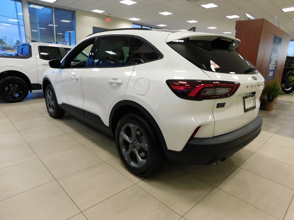 2026 Ford Escape Hybrid ST-Line Select photo 2