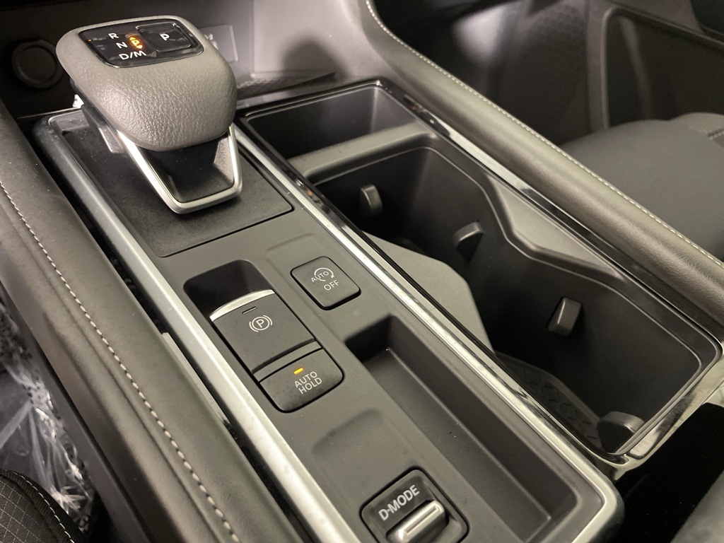 2025 Nissan Pathfinder SV photo 32