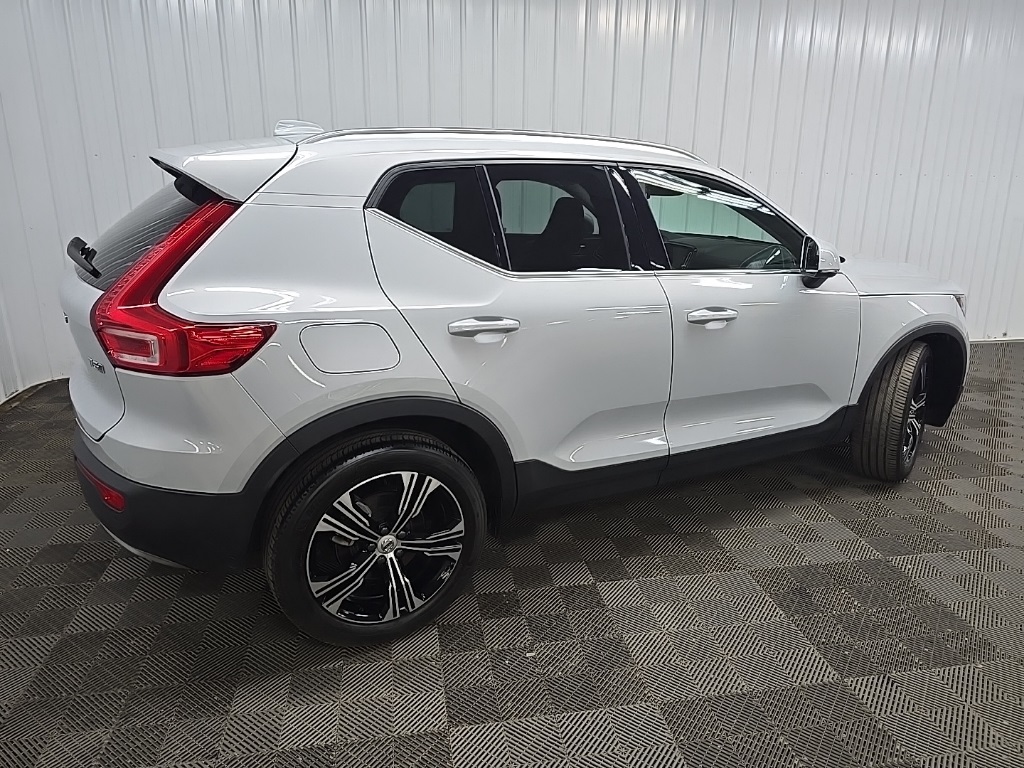 2022 Volvo XC40 T5 Inscription photo 3