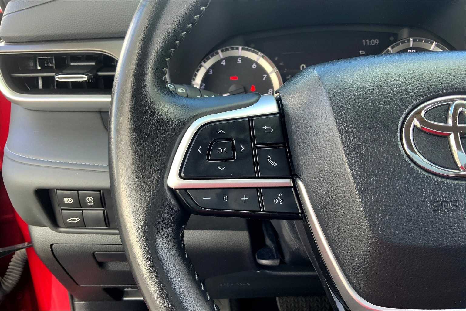 2024 Toyota Highlander LE photo 22