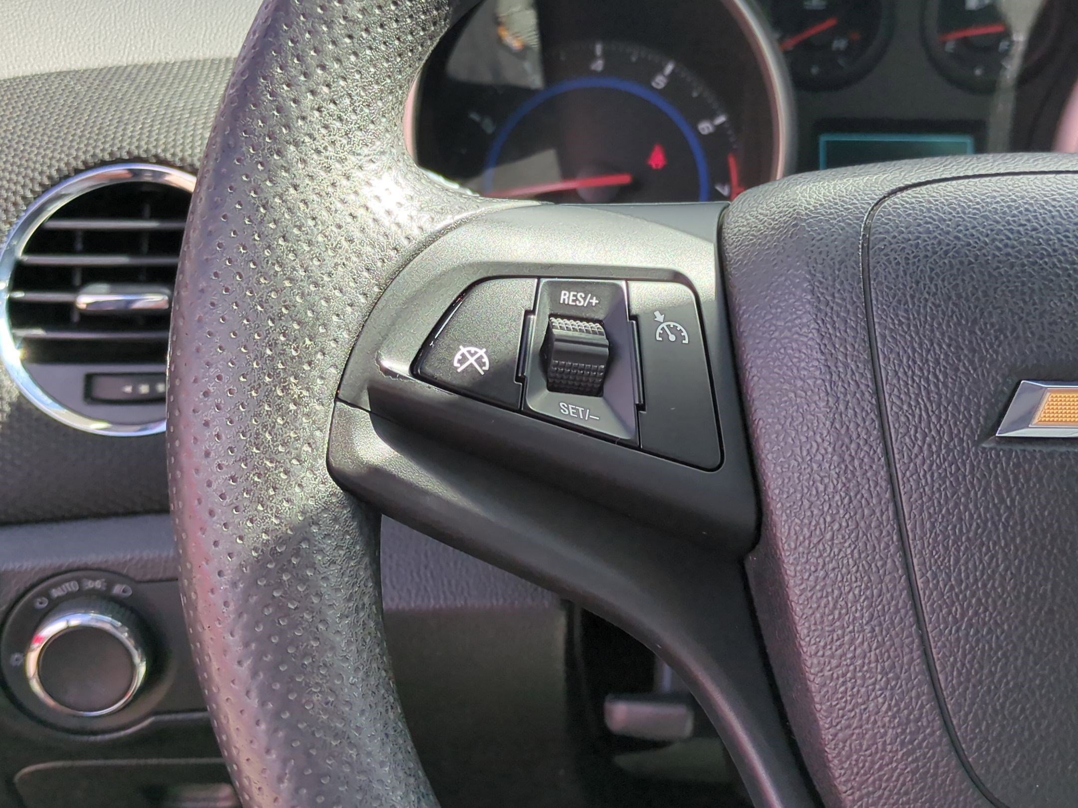 2016 Chevrolet Cruze LT photo 15