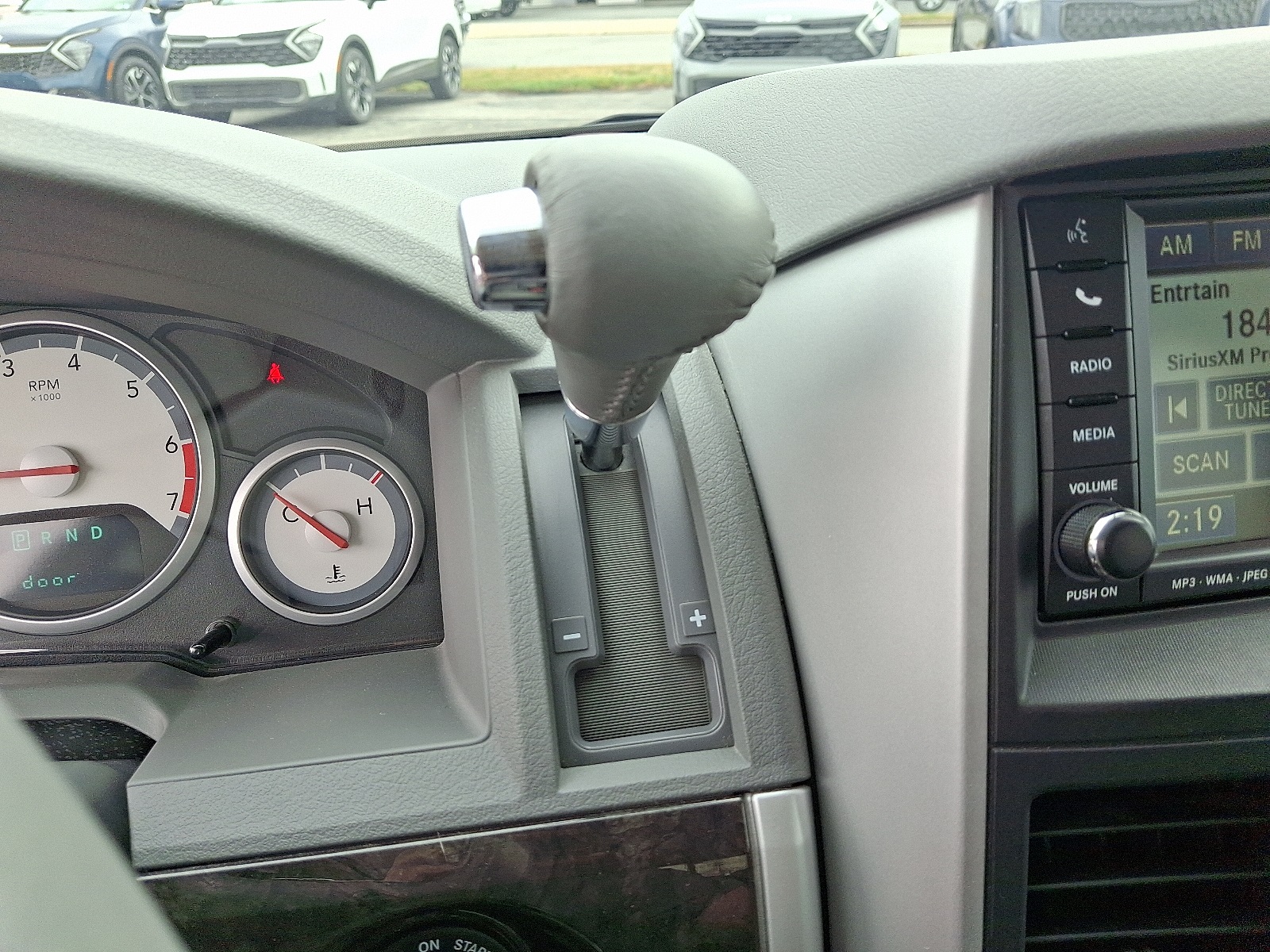 2010 Dodge Grand Caravan SXT Crew photo 15