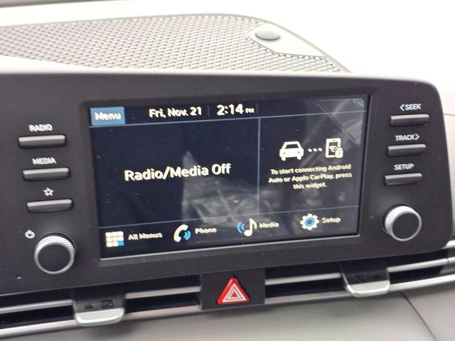 2026 Hyundai Elantra SEL Sport photo 3