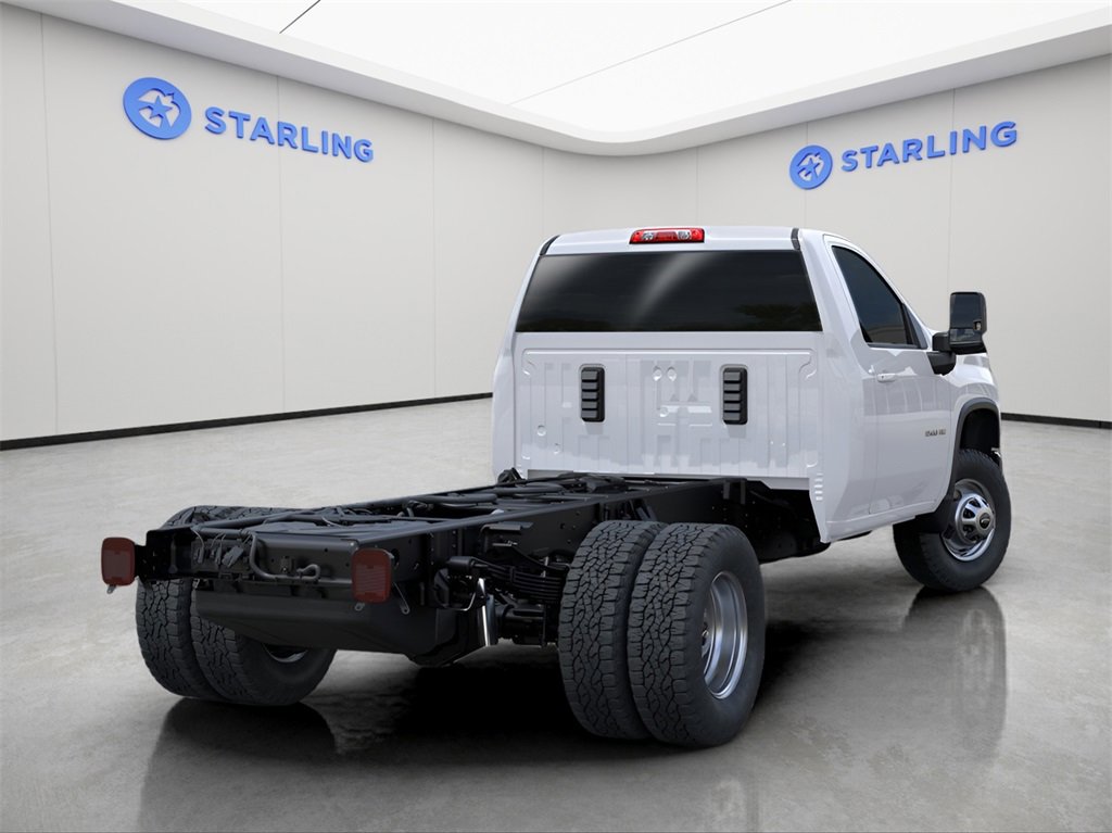 2025 Chevrolet Silverado 3500HD Work Truck photo 4