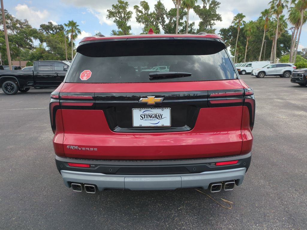 2025 Chevrolet Traverse photo 2