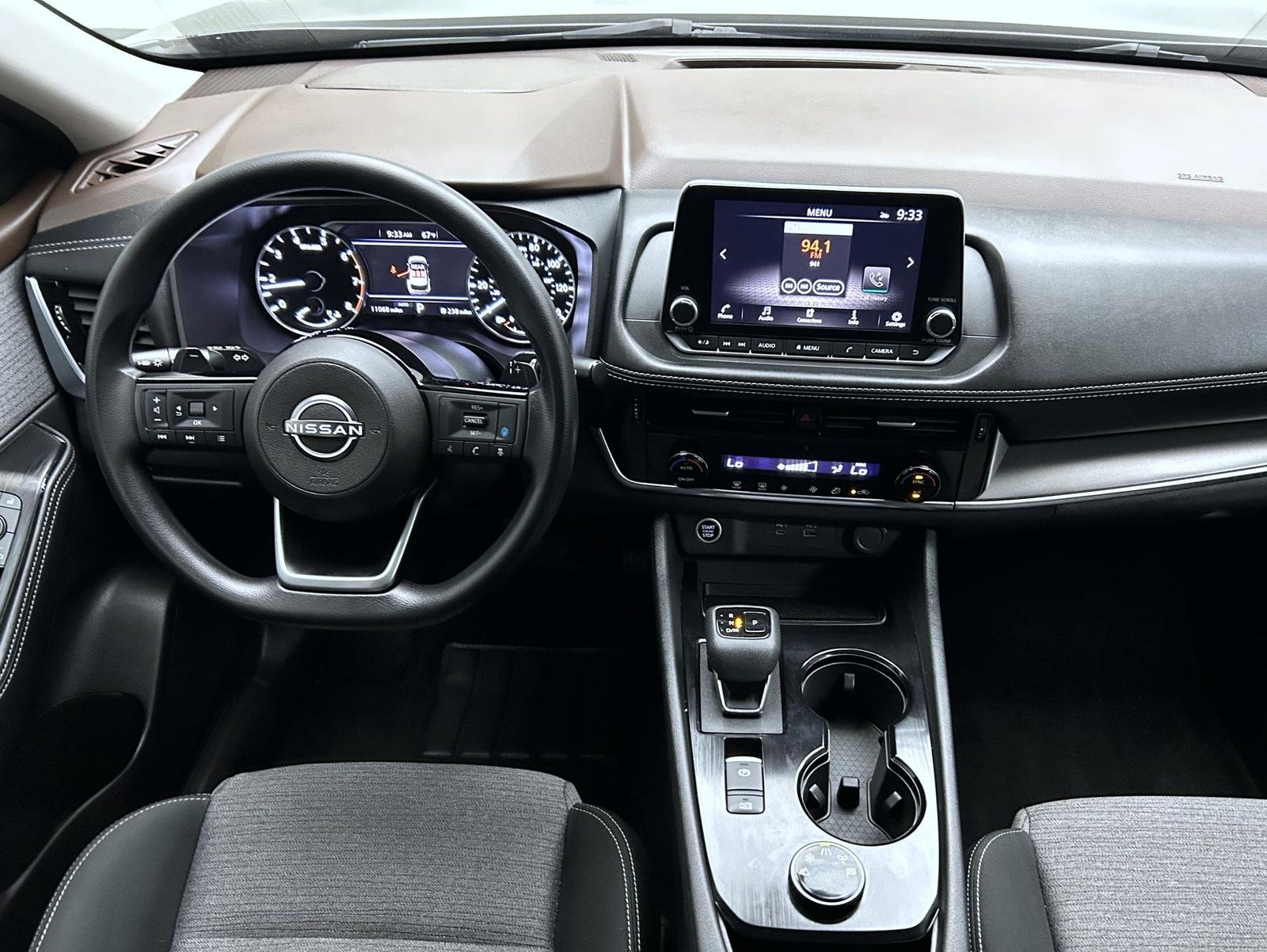 2023 Nissan Rogue SV photo 11