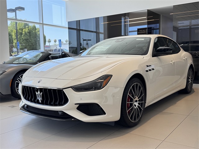 2024 Maserati Ghibli Modena photo 3