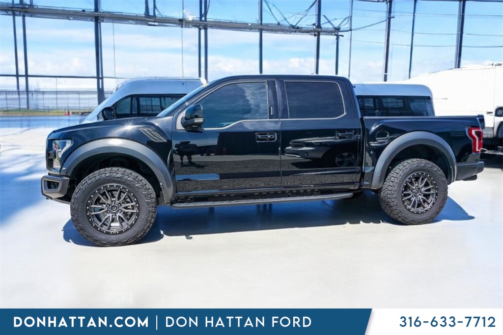 2017 Ford F-150 Raptor photo 2
