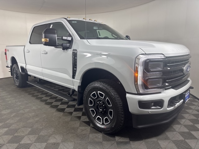 2026 Ford F-350 Super Duty Platinum's photo