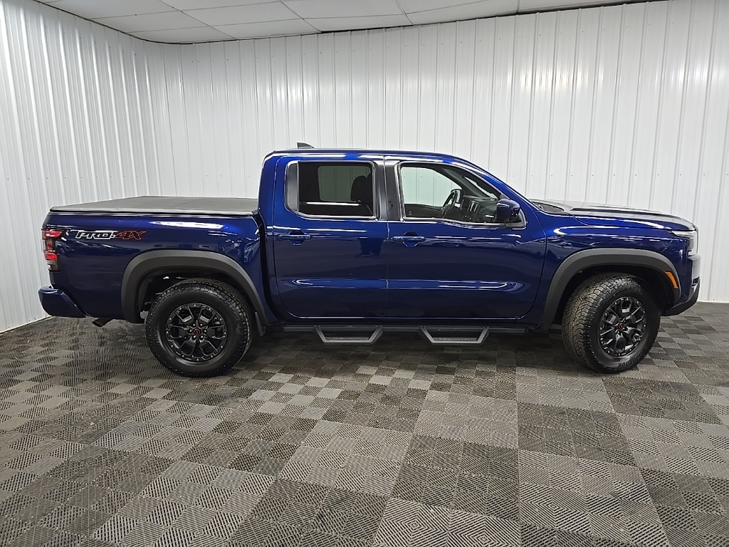 2022 Nissan Frontier PRO-4X photo 2