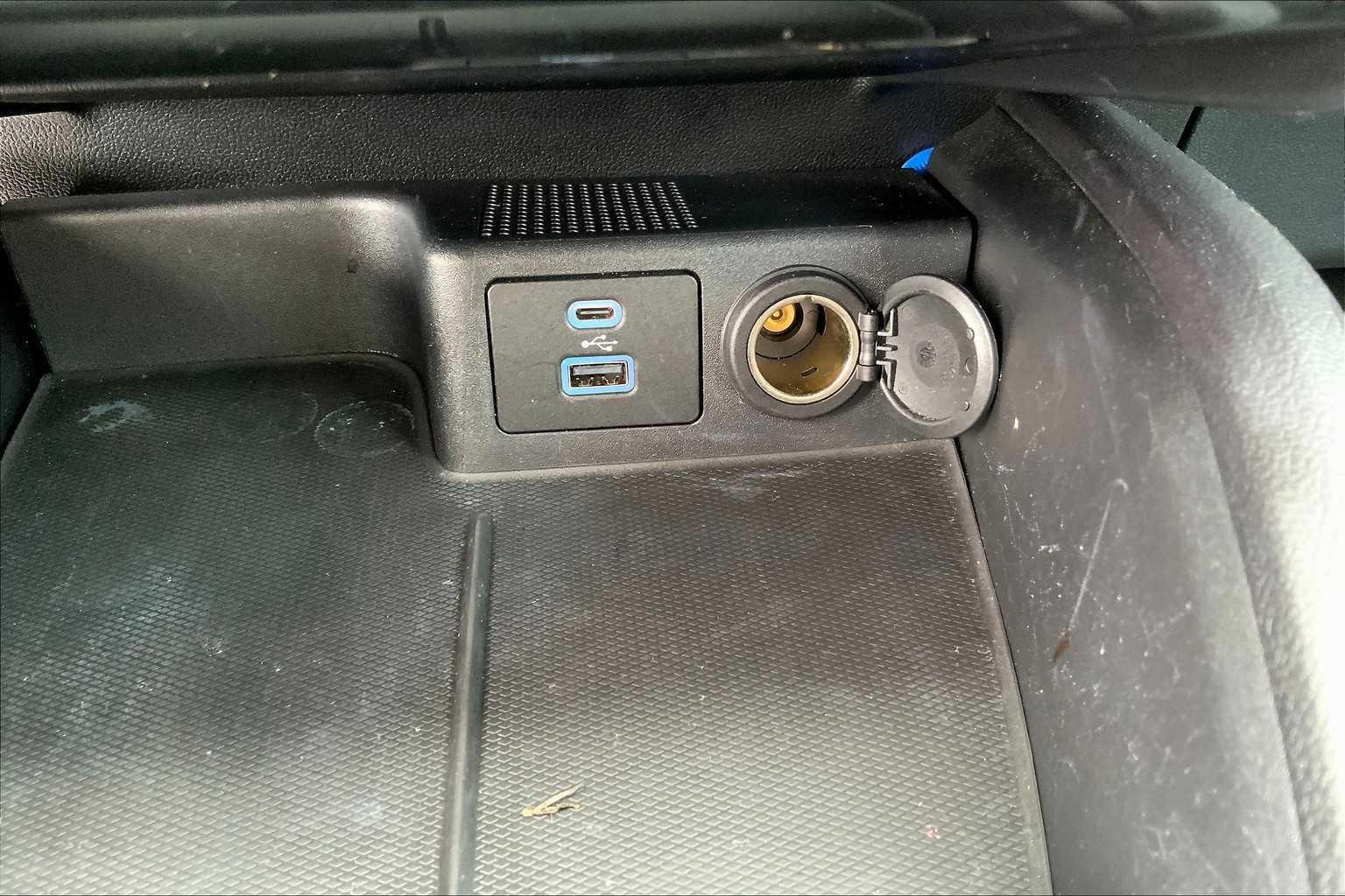 2022 Ford Escape SEL photo 29