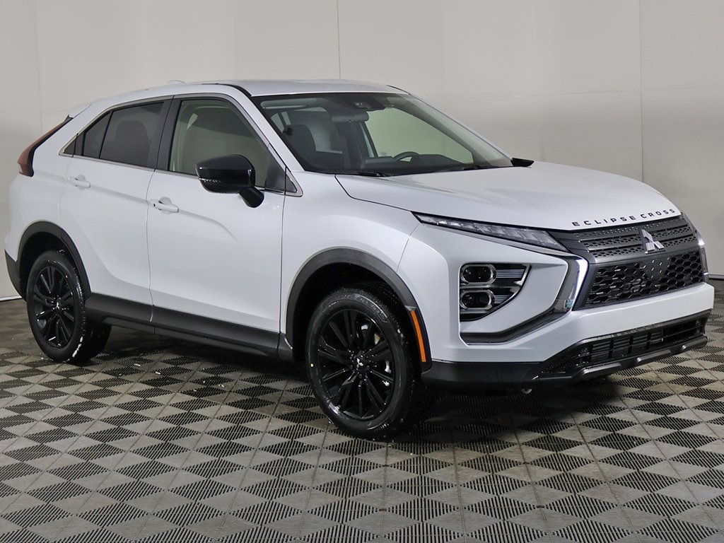 2025 Mitsubishi Eclipse Cross LE photo 2