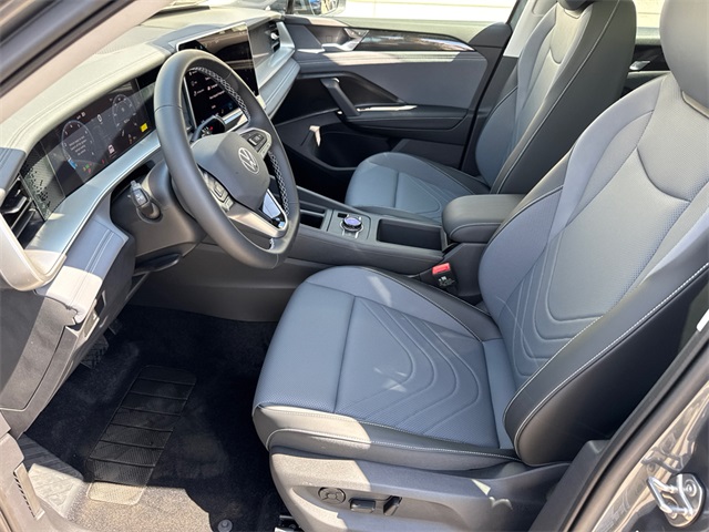 2025 Volkswagen Tiguan SE photo 25