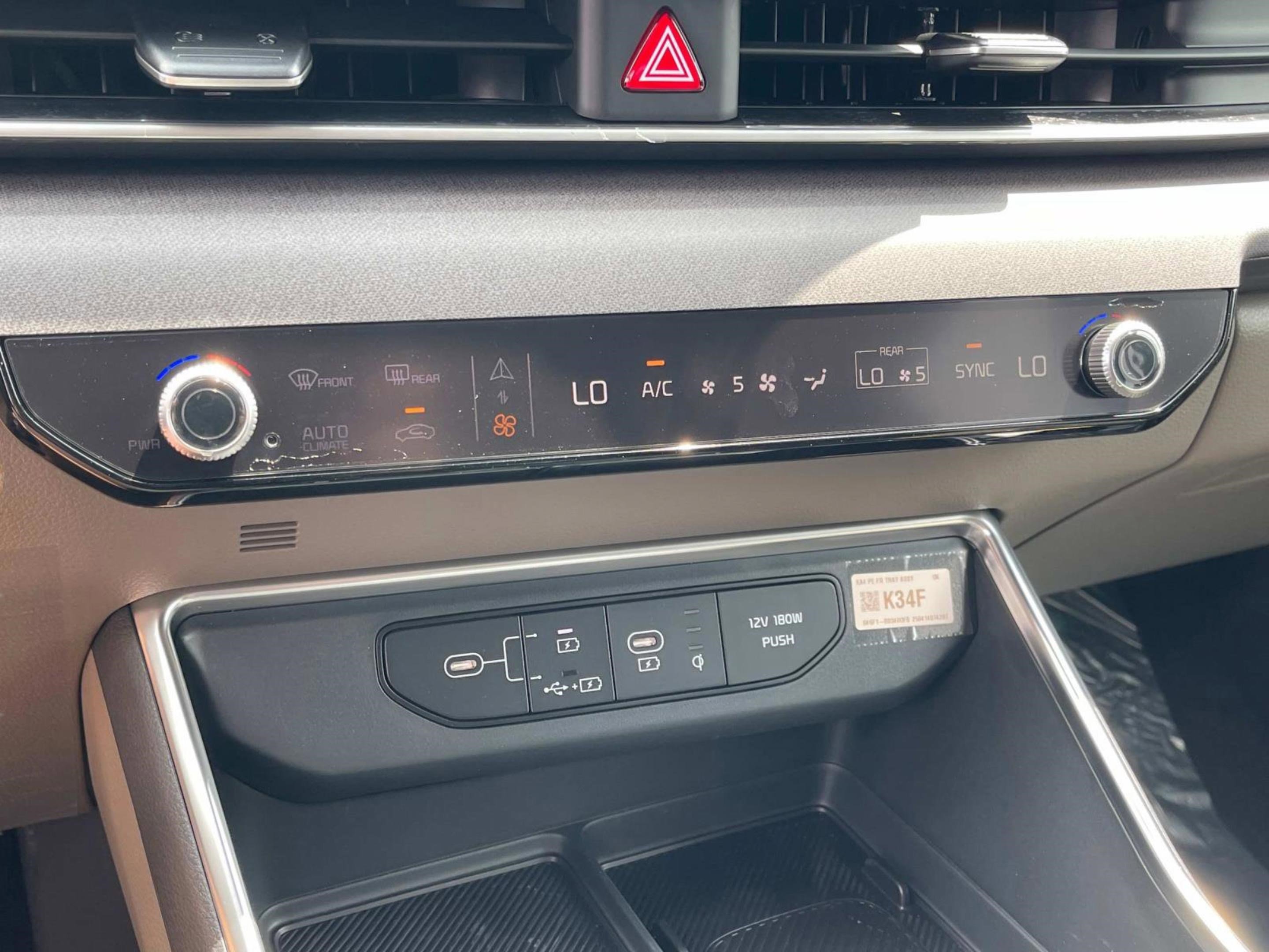 2026 Kia Carnival EX photo 29