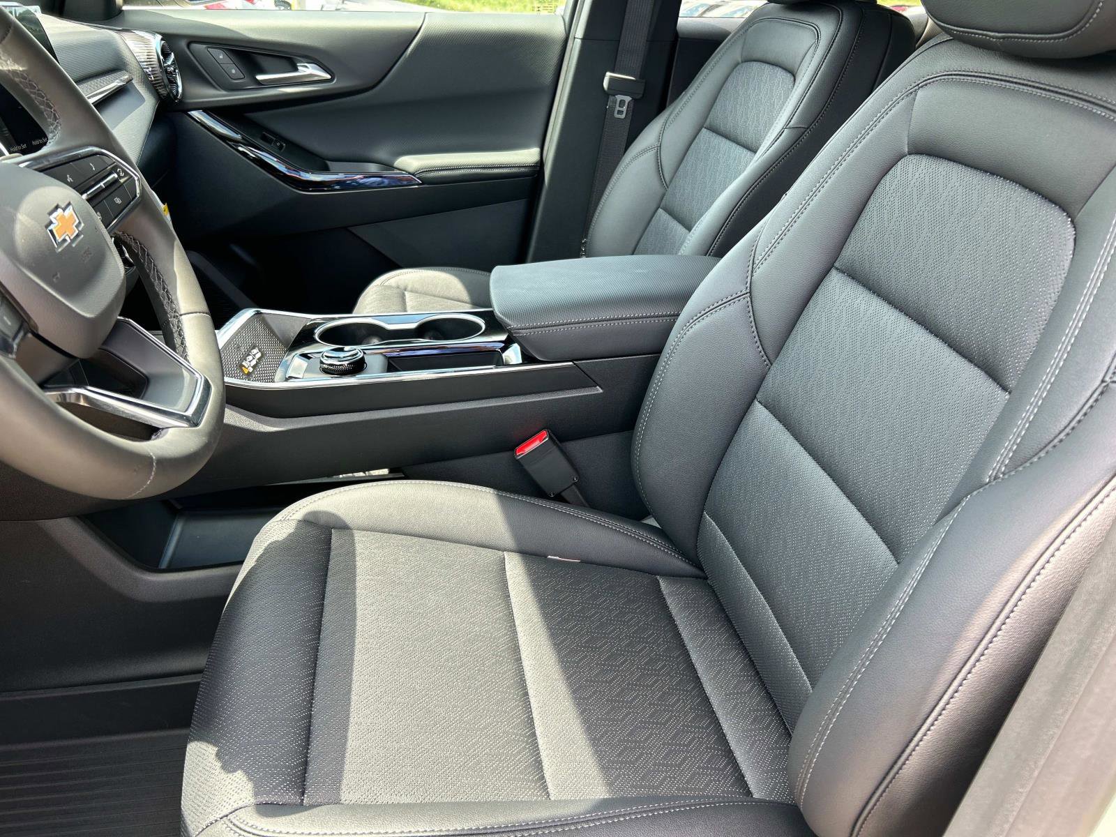 2026 Chevrolet Equinox LT photo 21