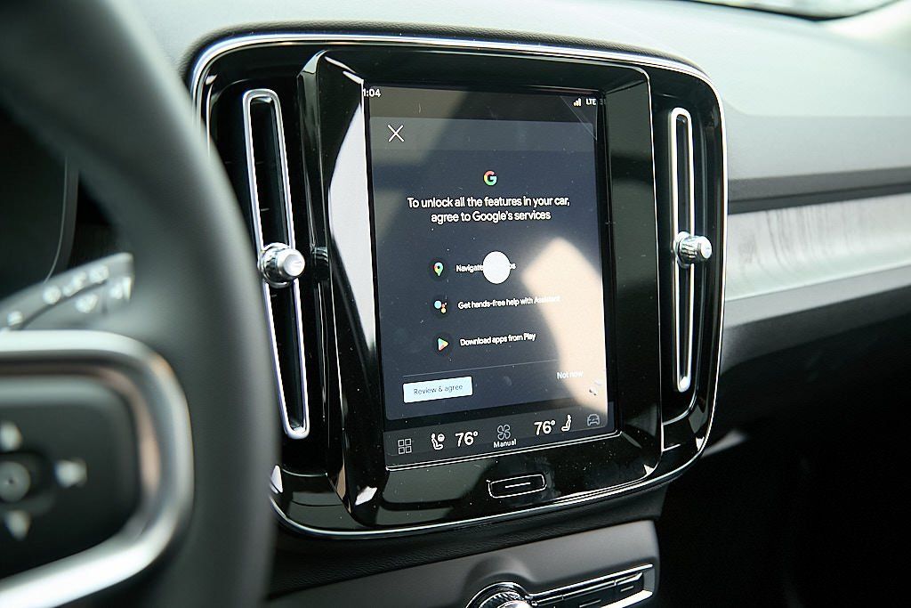 2026 VOLVO XC40 - Image 14