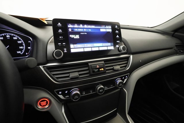 2018 Honda Accord Touring 2.0T photo 17