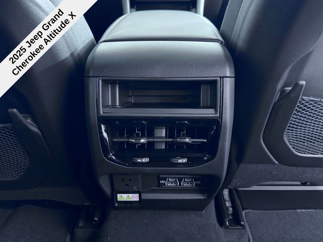 2025 Jeep Grand Cherokee Altitude X photo 24