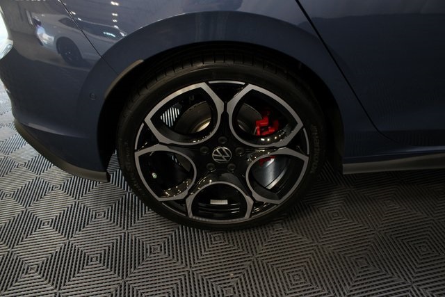 2025 Volkswagen Golf GTI Autobahn photo 25