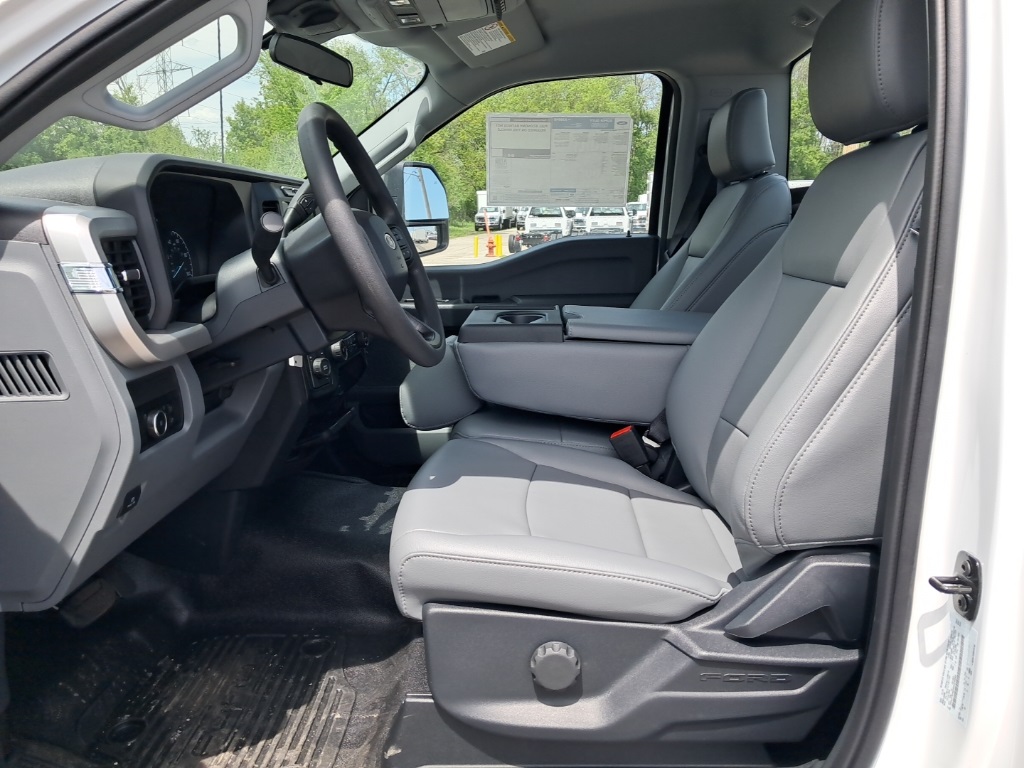 2024 Ford F-550 XL photo 7