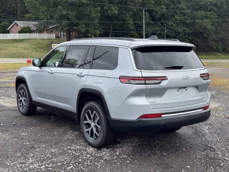 2025 Jeep Grand Cherokee Limited photo 4