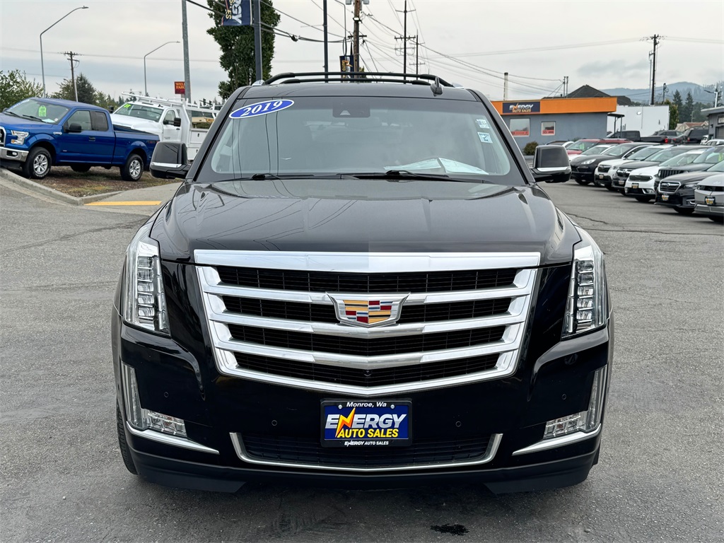 2019 Cadillac Escalade Luxury photo 2