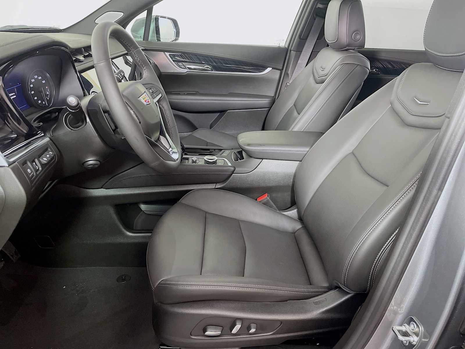 2025 Cadillac XT6 Premium Luxury photo 4