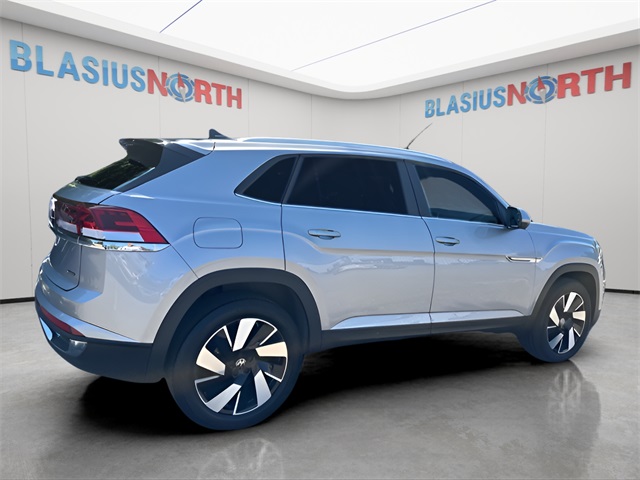 2024 Volkswagen Atlas Cross Sport SE Technology photo 2