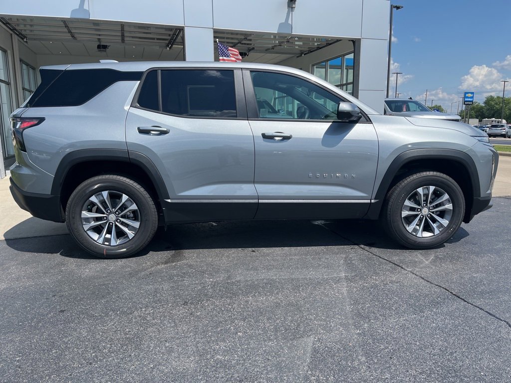 2026 Chevrolet Equinox LT photo 8