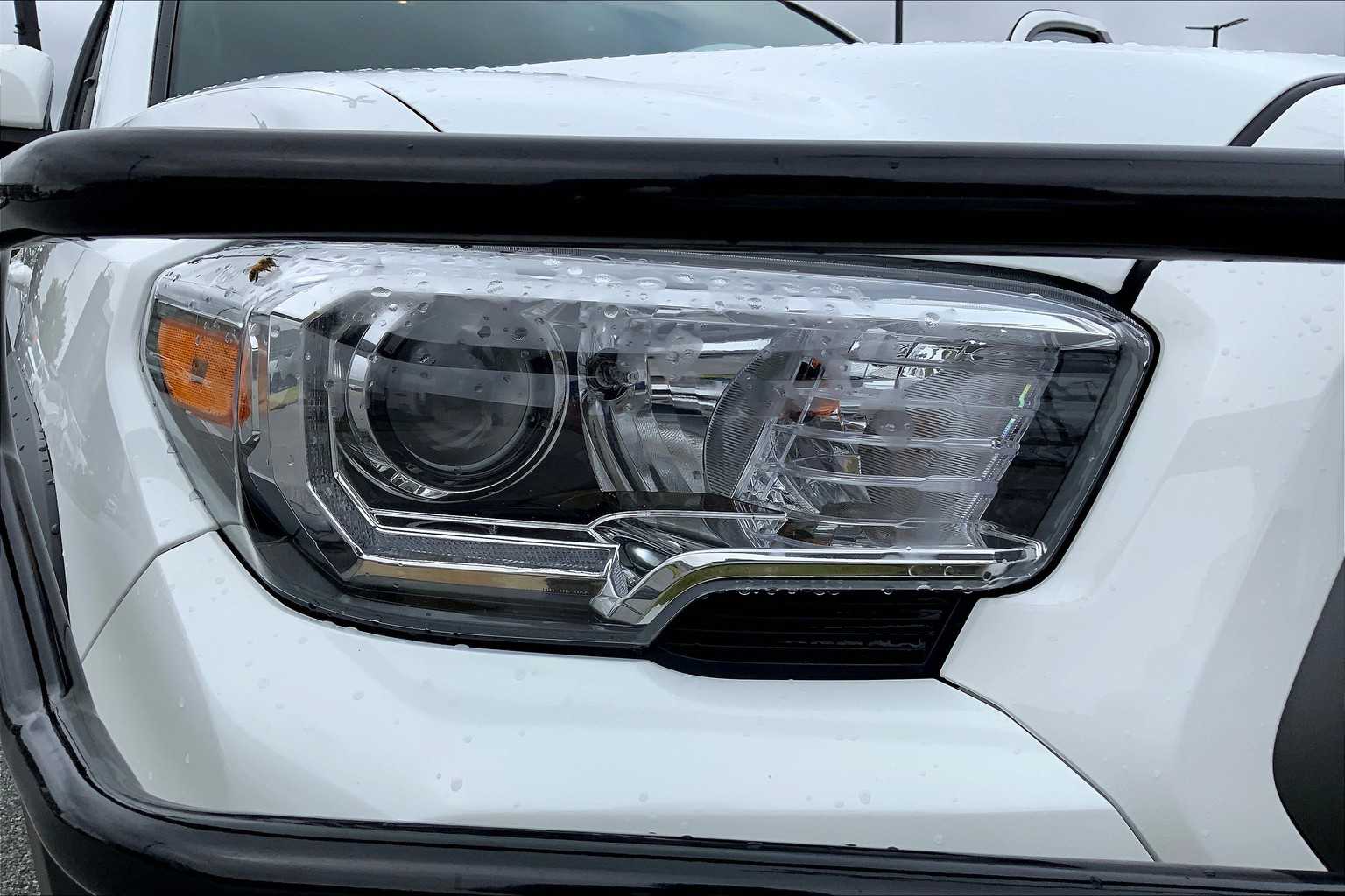 2023 Toyota Tacoma TRD photo 25