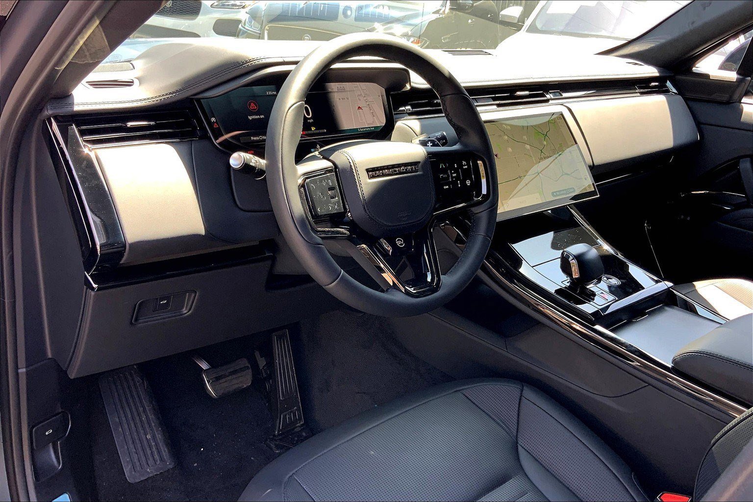 2025 Land Rover Range Rover Sport photo 3