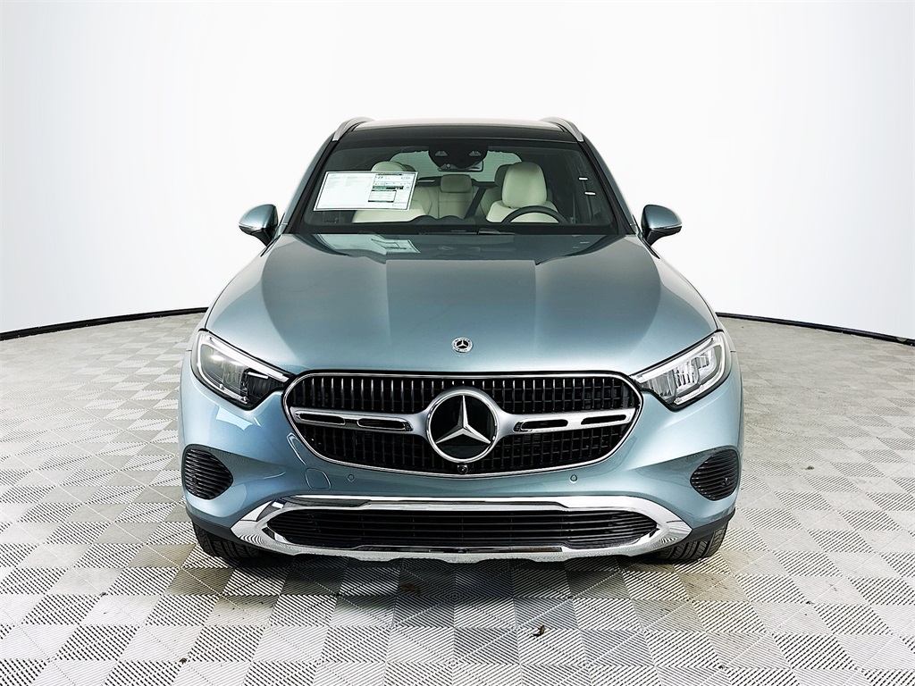 2026 Mercedes Benz GLC 300 photo 2