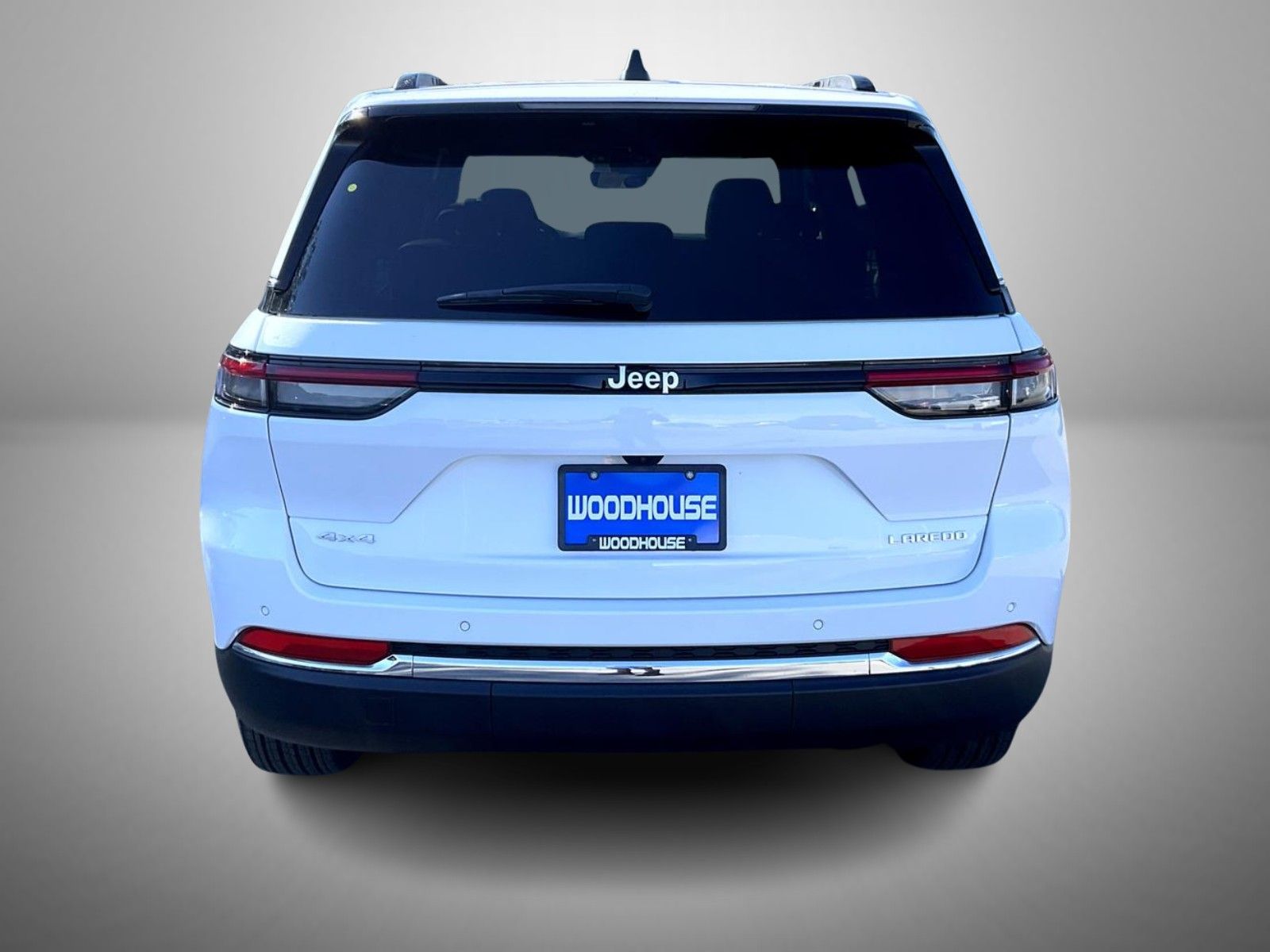 2025 Jeep Grand Cherokee Laredo photo 5