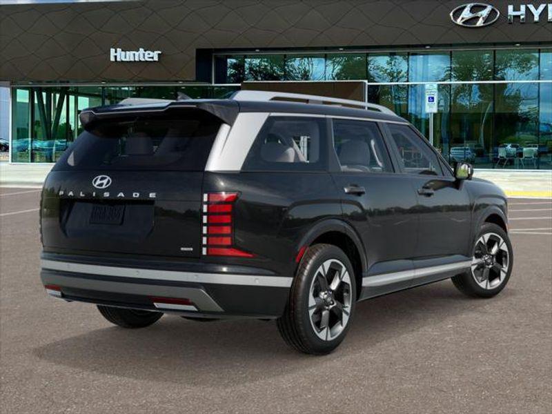 2026 Hyundai Palisade Limited photo 2
