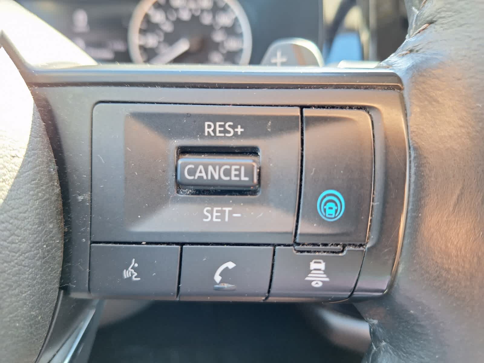2024 Nissan Pathfinder SV photo 14