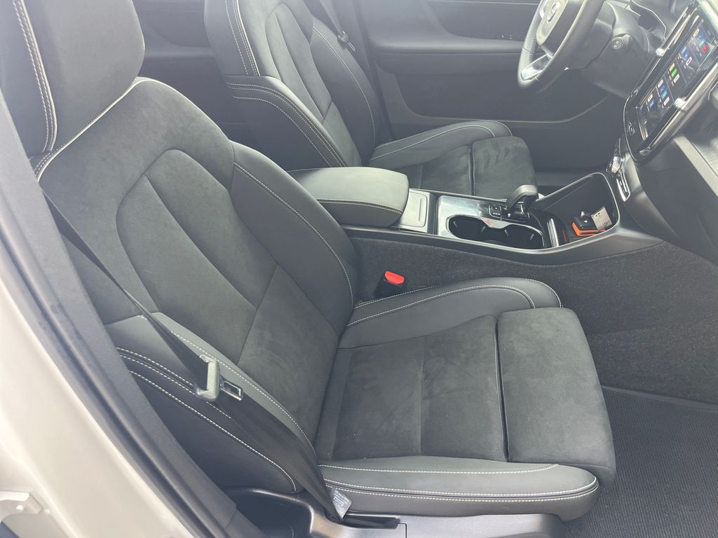 2024 Volvo XC40 Recharge Ultimate photo 14