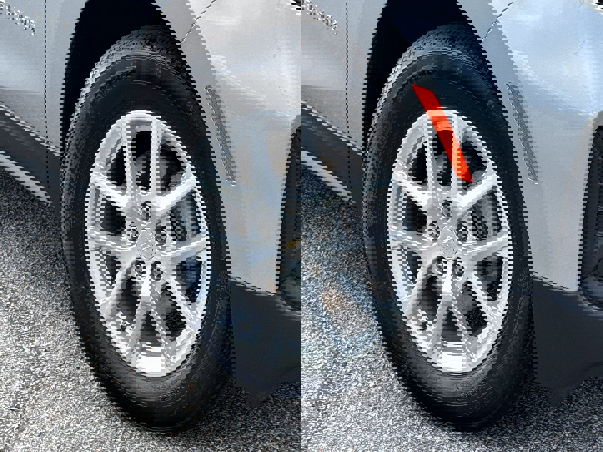 2023 Chevrolet Equinox LS photo 11
